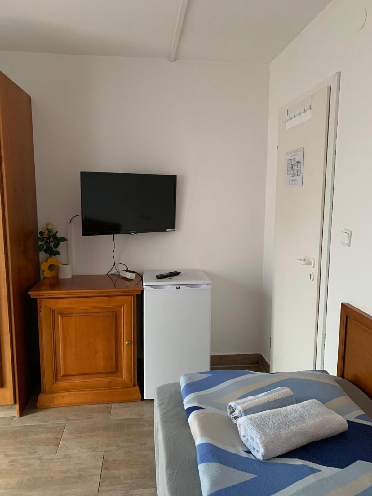 Zv-Scholtz Gaestehaus Eisenfelden Winhoring Luaran gambar
